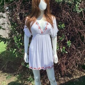 Neslay Paris White Rayon Embroidered Empire Waist Beach Pool Coverup